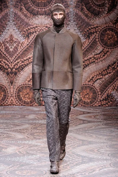 Look 11